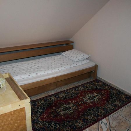 Pensjonat Europa Brzeziny Bagian luar foto