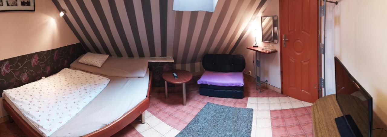 Pensjonat Europa Brzeziny Bagian luar foto