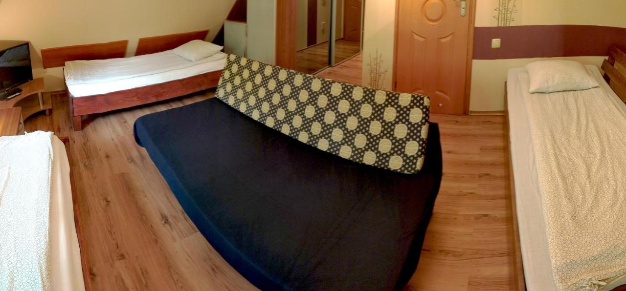 Pensjonat Europa Brzeziny Bagian luar foto
